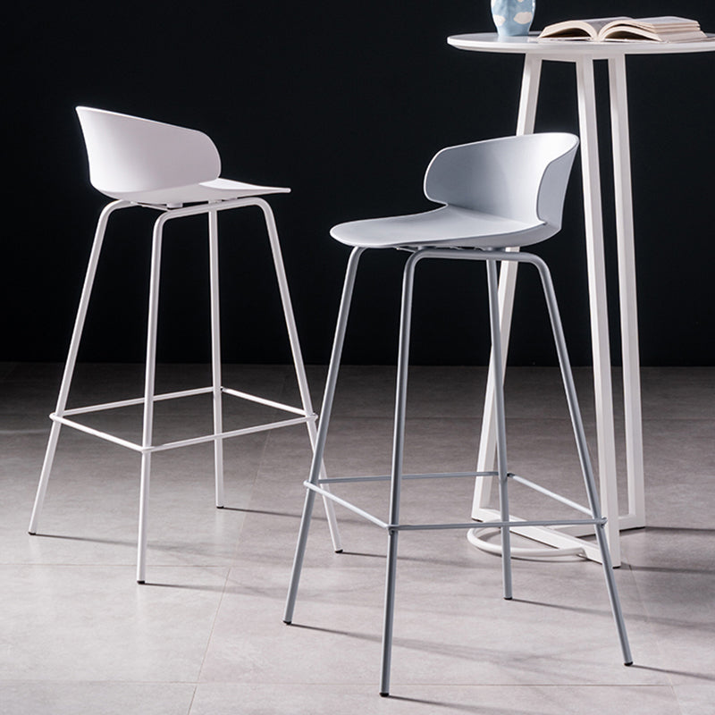 Contemporary Style Bar Stool Plastic Counter Bar Stool with Metal Legs