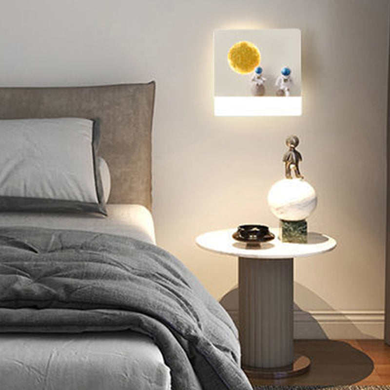 Creative Astronaut Wall Light Modern Style LED Wall Light Fixture for Bedroom