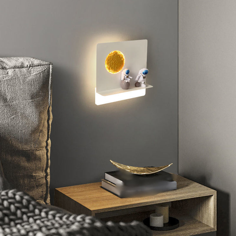 Creative Astronaut Wall Light Modern Style LED Wall Light Fixture for Bedroom