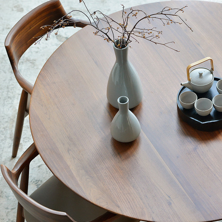 Round Pedestal Simplicity Dining Table Brown Tone Fixed Table with Pinewood Solid Wood