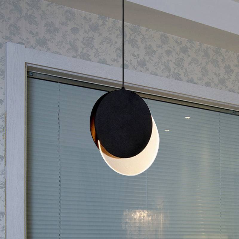 Éclairage suspendu à suspension simple à la LED métallique Soupchée suspendue à l'arrière avec conception de nouvelle lune