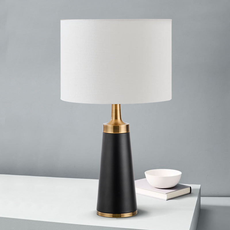 1 hoofddrum taakverlichting modernistische stof kleine bureaulamp in het zwart voor de woonkamer