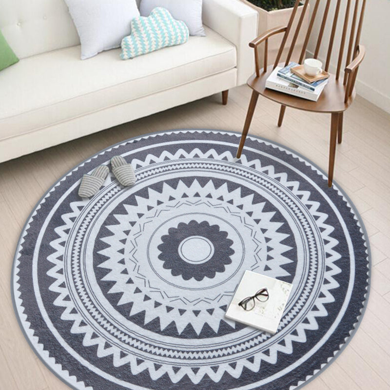 Grey Modern Rug Polyester Graphic Indoor Rug Stain Resistant Rug for Home Decor