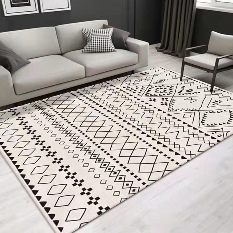 Beige Traditional Rug Polyester Graphic Rug Stain Resistant Rug for Living Room