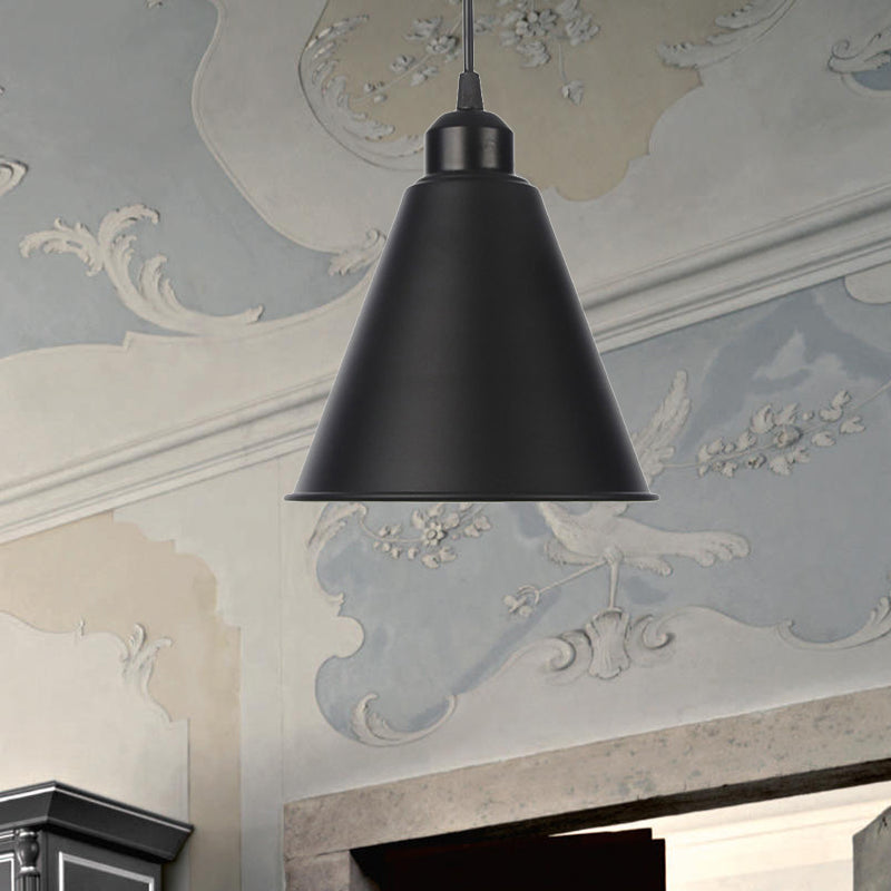 1 Éclairage pendentif intérieur léger Ferme de suspension noire / blanc avec un cône / ombre de métal wavy / large éteinte