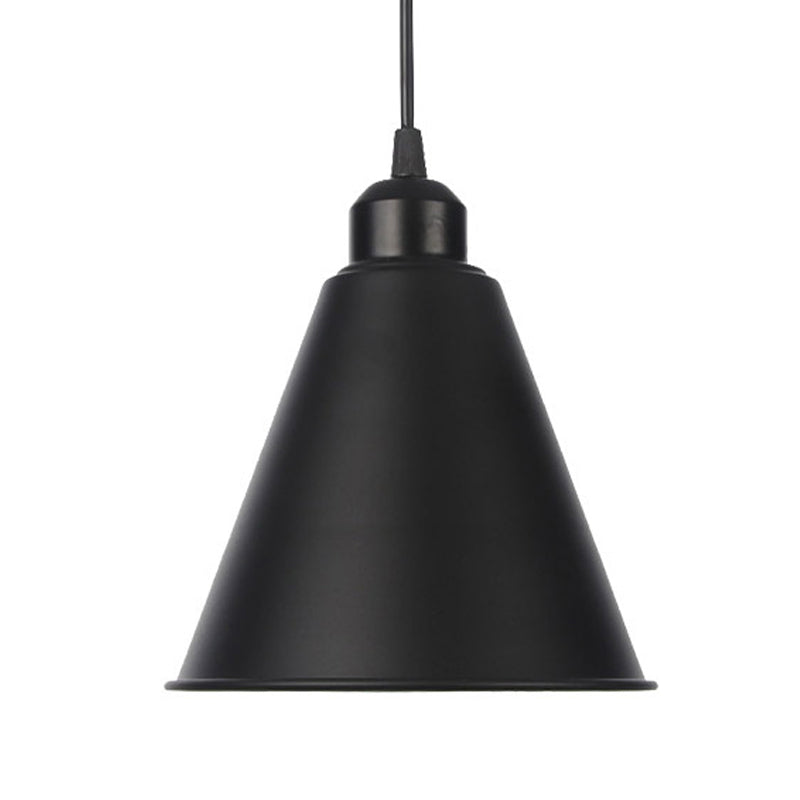 1 Éclairage pendentif intérieur léger Ferme de suspension noire / blanc avec un cône / ombre de métal wavy / large éteinte