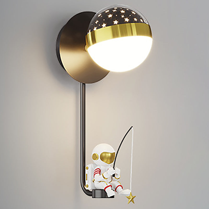 Modern Astronaut Wall Light Fixture Creative LED Wall Light Sconce for Bedroom