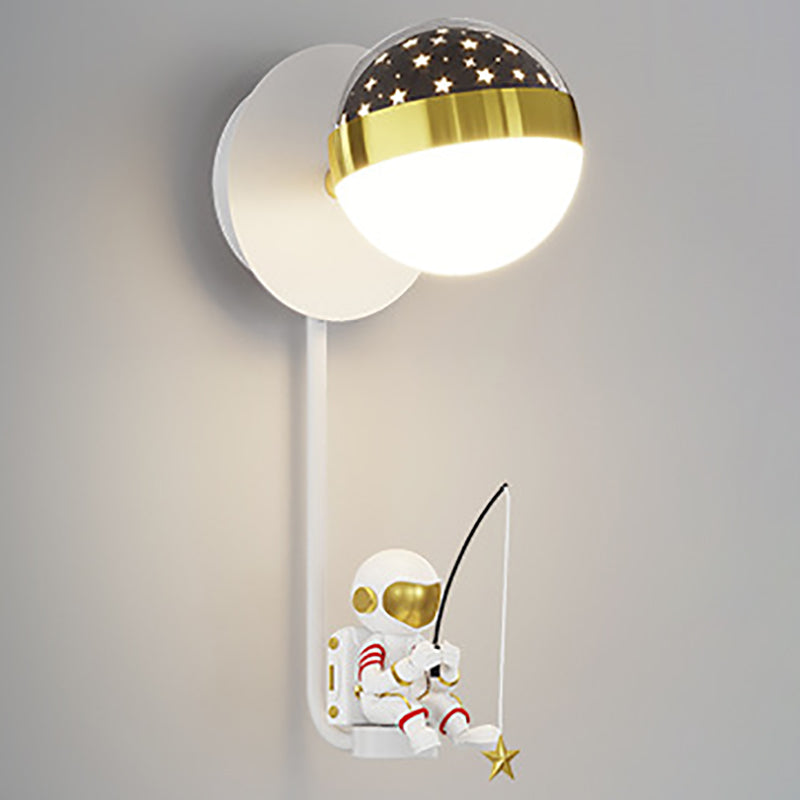 Modern Astronaut Wall Light Fixture Creative LED Wall Light Sconce for Bedroom