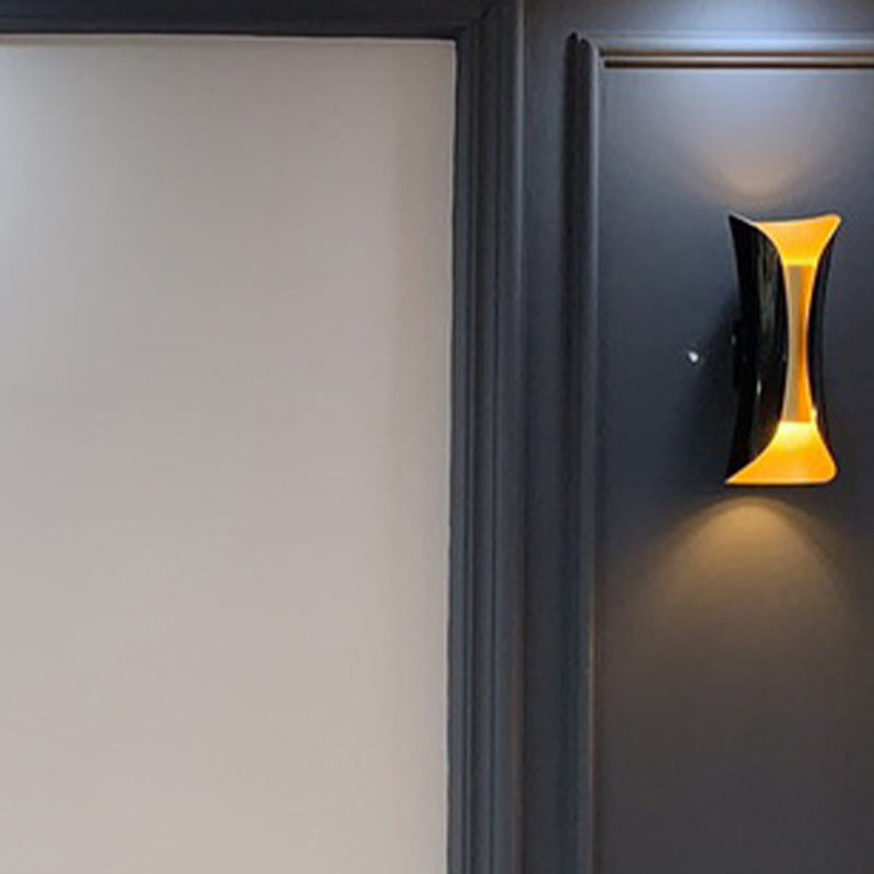 Metal Geometric Shape Wall Lighting Modern Style 2 Lights Wall Mounted Light Fixture