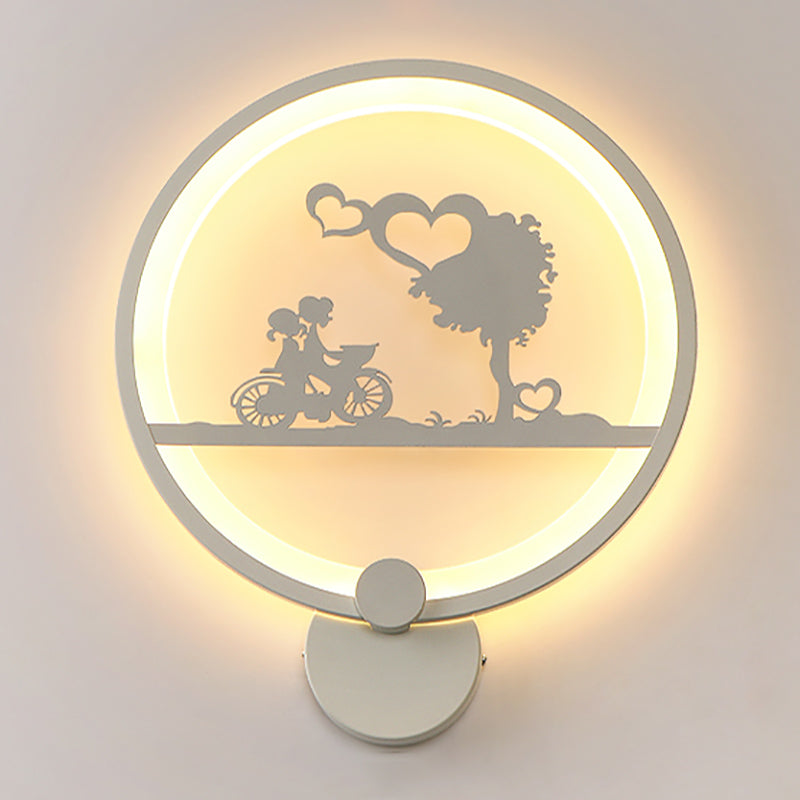 Unique Shape Metal Wall Light Modern Style 1-Light Wall Mounted Light Fixture in White