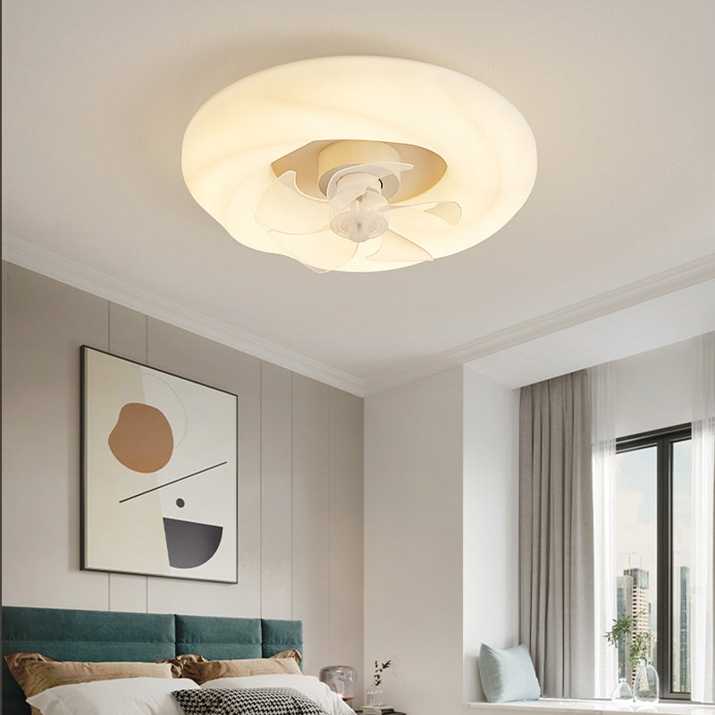 Metal Circular Ceiling Fan Light Nordic Style LED Ceiling Mounted Light