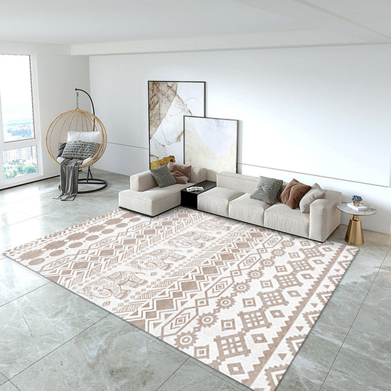 Light Orange Graphic Rug Polyester Casual Rug Stain Resistant Rug for Living Room