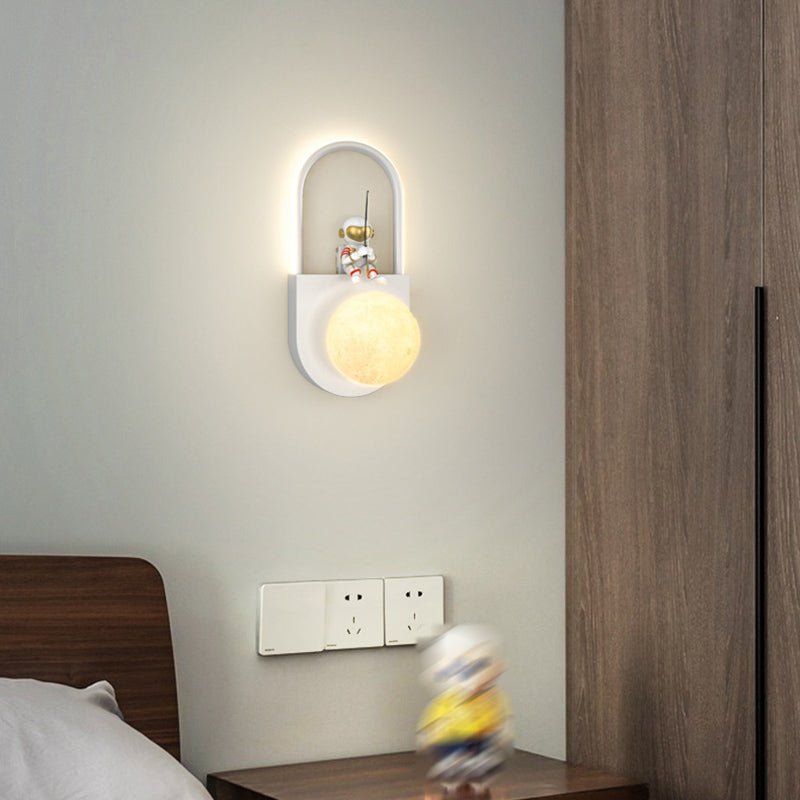 Modern Style Wall Light Fixture Creative Astronaut Wall Light Sconce for Bedroom