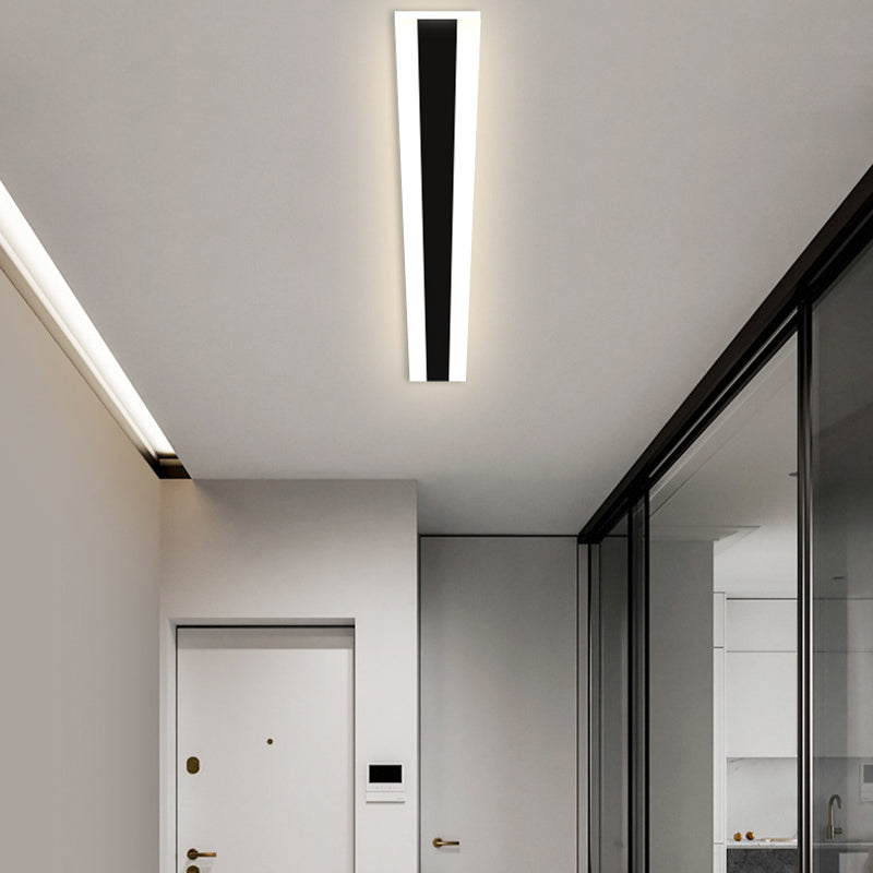 Linear Shape Metal Wall Lighting Modern Style 1 Light Wall Mounted Light Fixture in Black