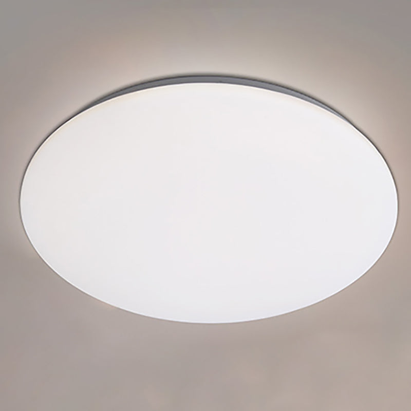 1 Light Round Flush Mount Light Modern Style Metal Flush Mount Lamp in White