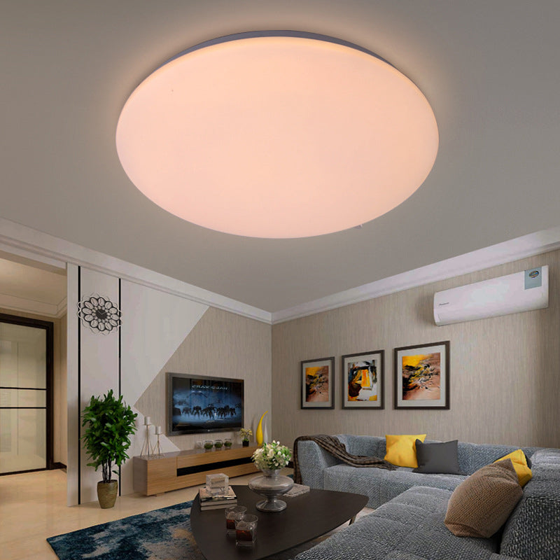 1 Light Round Flush Mount Light Modern Style Metal Flush Mount Lamp in White