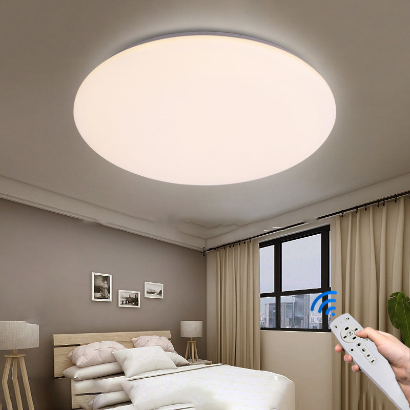 1 Light Round Flush Mount Light Modern Style Metal Flush Mount Lamp in White