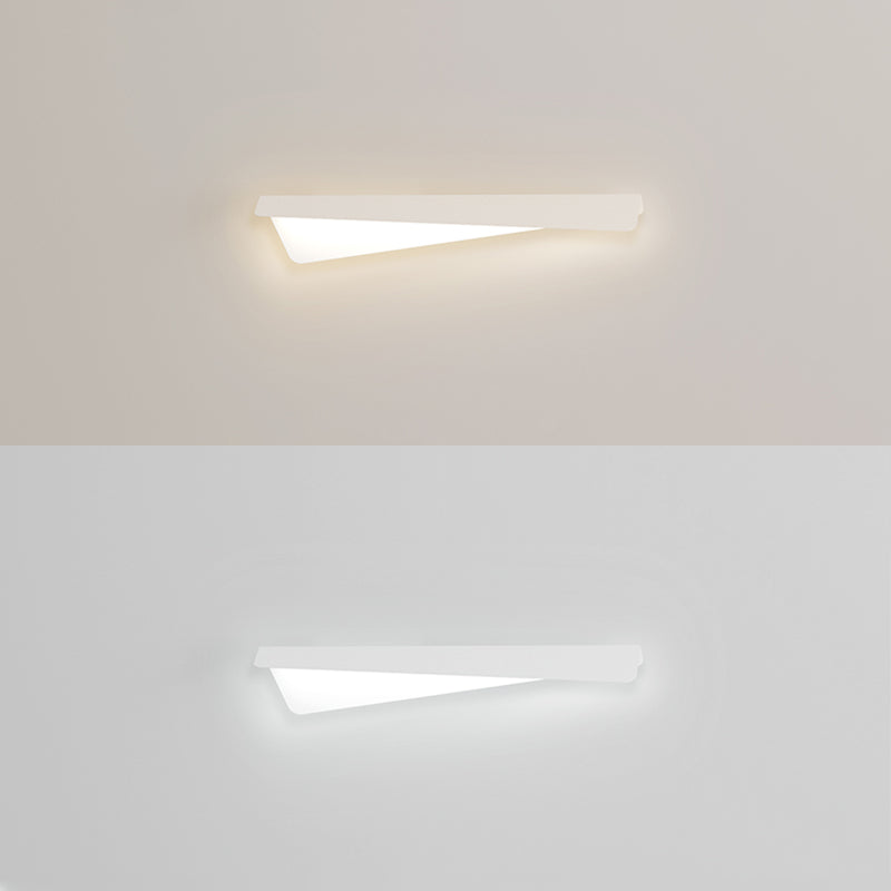 Linear Shape Metal Wall Light Modern Style Single Light Wall Sconce Light in White