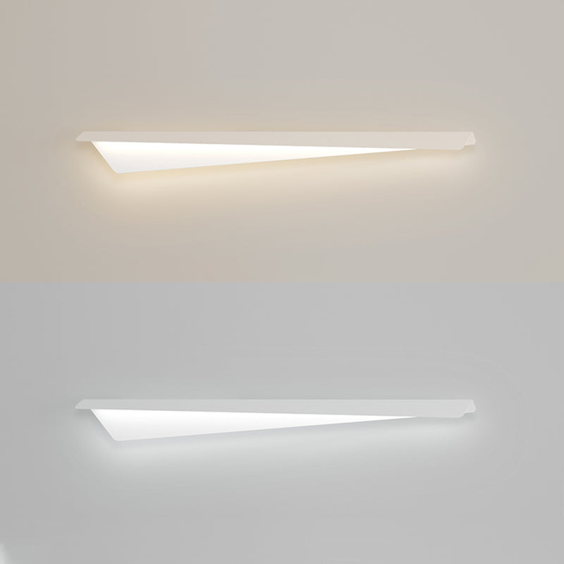 Linear Shape Metal Wall Light Modern Style Single Light Wall Sconce Light in White