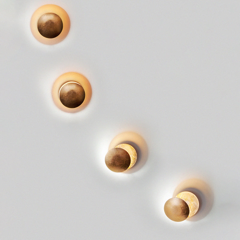Light Luxury Metal Wall Light Circle Shape LED Rotatable Wall Lamp for Bedroom