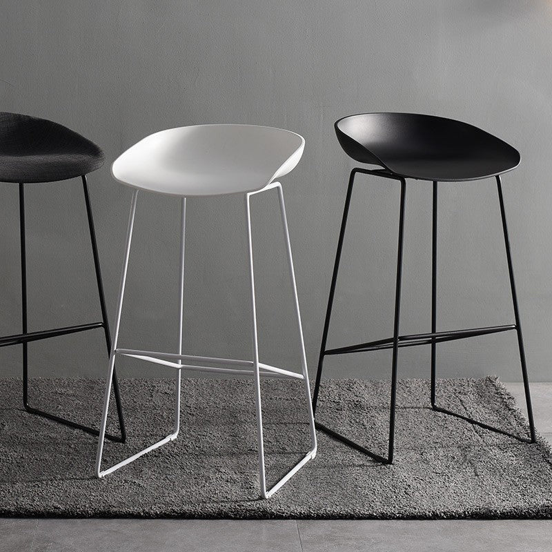 Modern Plastic Coffee Shop Stool Matte Finish Low Back Footrest Barstool