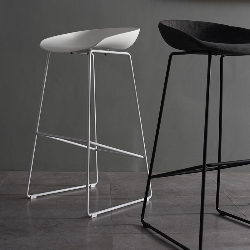 Modern Plastic Coffee Shop Stool Matte Finish Low Back Footrest Barstool