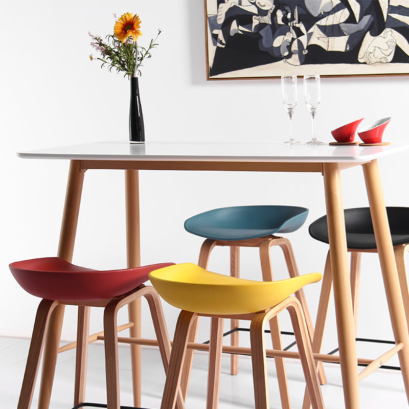 Contemporary Bar Stool Plastic Counter Bar Stool with Wooden Legs
