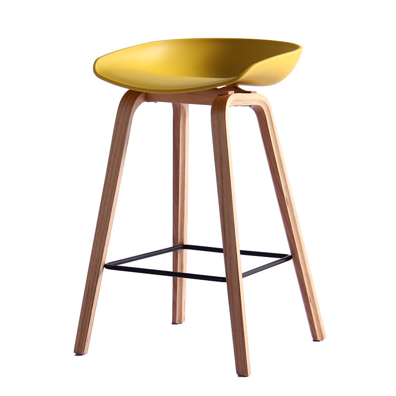 Contemporary Bar Stool Plastic Counter Bar Stool with Wooden Legs