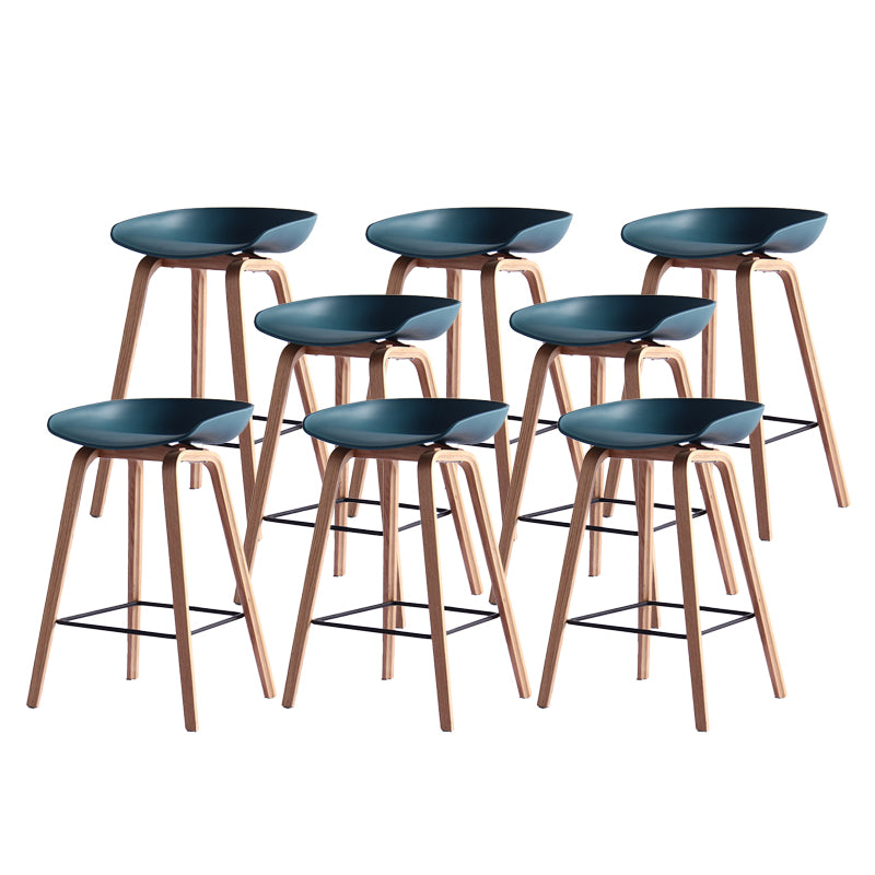 Contemporary Bar Stool Plastic Counter Bar Stool with Wooden Legs