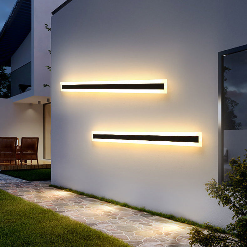 Metal Linear Shape Wall Light Modern Single Light Wall Mount Fixtures in Black