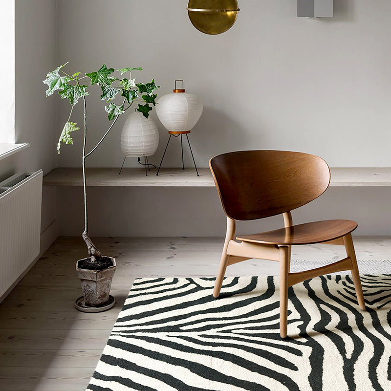 Black Zebra Stripe Rug Polyester Casual Rug Non-Slip Backing Rug for Home Decor
