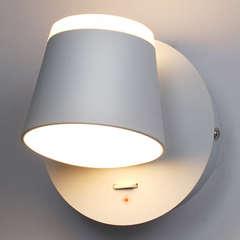 Modern Metal Wall Sconce LED Wall Light with Aluminum Shade in Black and White for Bedroom