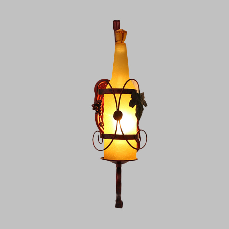 1 bouteille de tête Éclairage d'éclairage vintage cuivre en verre jaune en verre mural mural de lampe avec conception de casier à vin