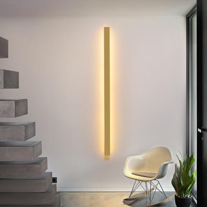 Metal Linear Shape Wall Light Modern Style 1-Light Wall Mounted Light in Gold