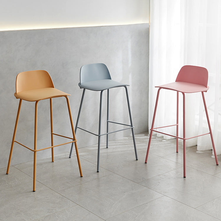 Modern Style Bar-stool Plastic Counter Bar Stool with Metal Legs for Home