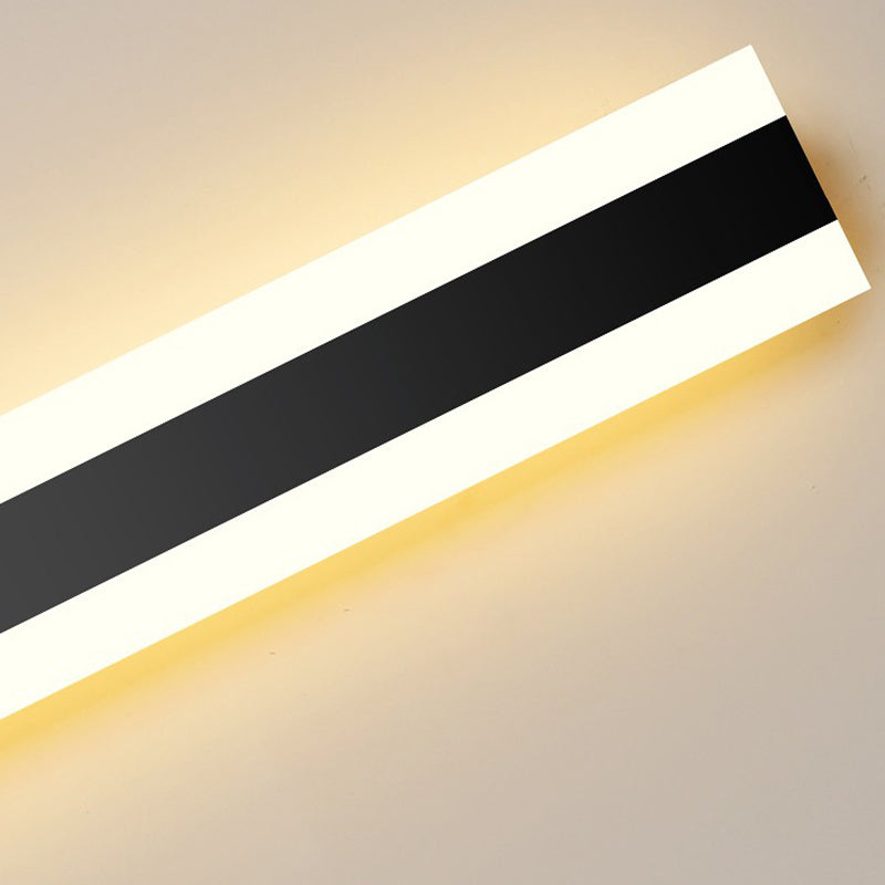 Linear Shape Metal Wall Light Modern Style 1 Light Wall Mounted Light in Black