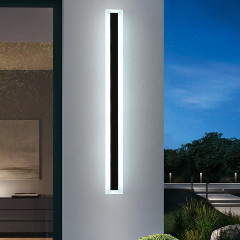 Linear Shape Metal Wall Light Modern Style 1 Light Wall Mounted Light in Black