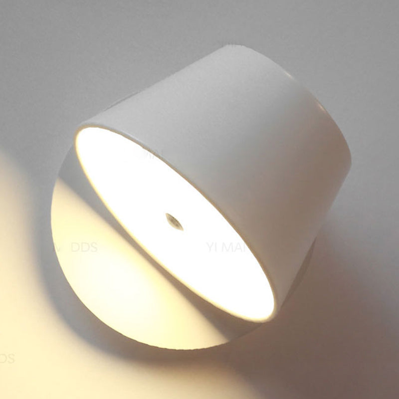 Nordic Style Metal Wall Light Rotatable Colorful Wall Lamp with Aluminum Shade for Bedroom