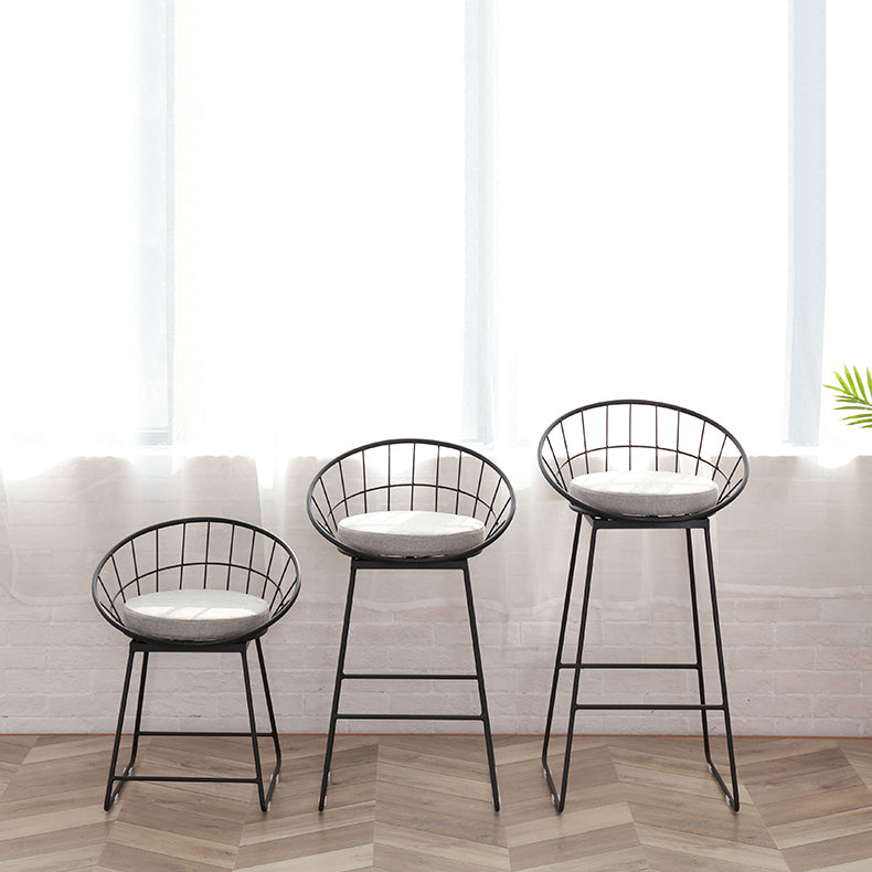 Modern Footrest Counter Bar Stool Bucket Low Back Bar Stool for Coffee Shop