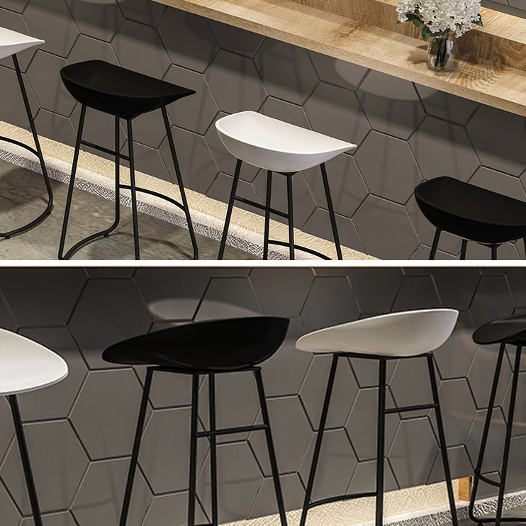 Contemporary Style Bar Stool Plastic Counter Bar Stool with Metal Legs