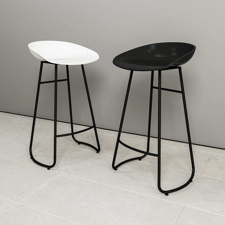 Contemporary Style Bar Stool Plastic Counter Bar Stool with Metal Legs