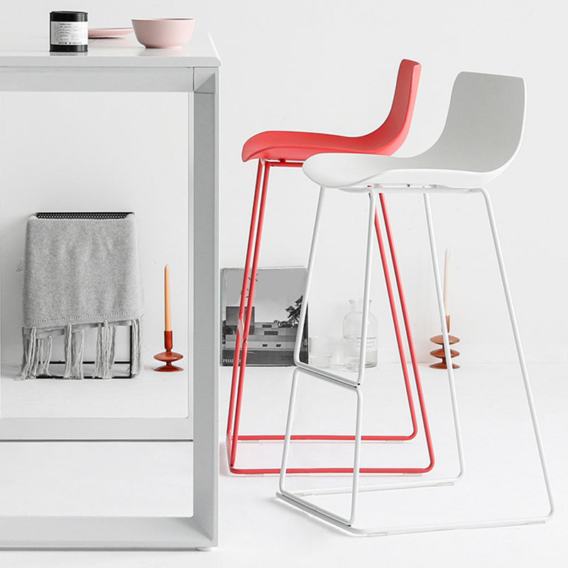 Modern Style Bar-stool Bucket Plastic Bar Stool with Metal Legs for Home