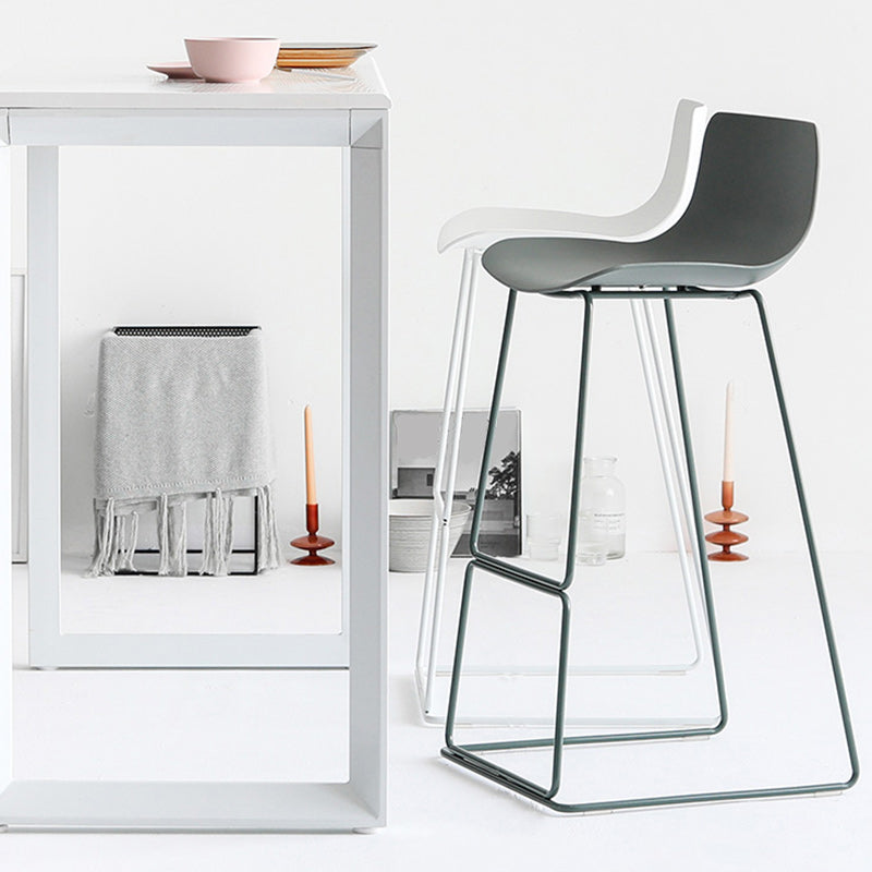 Modern Style Bar-stool Bucket Plastic Bar Stool with Metal Legs for Home