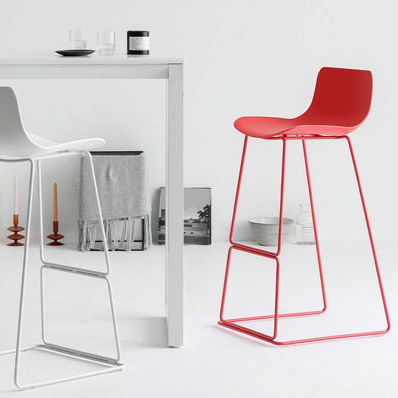 Modern Style Bar-stool Bucket Plastic Bar Stool with Metal Legs for Home