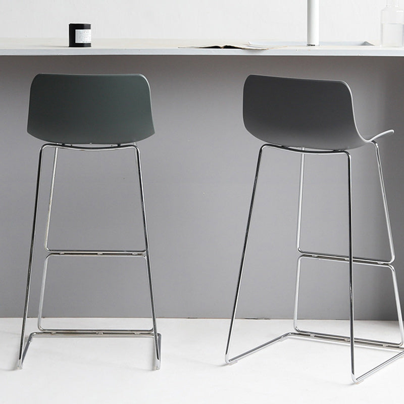 Modern Style Bar-stool Bucket Plastic Bar Stool with Metal Legs for Home