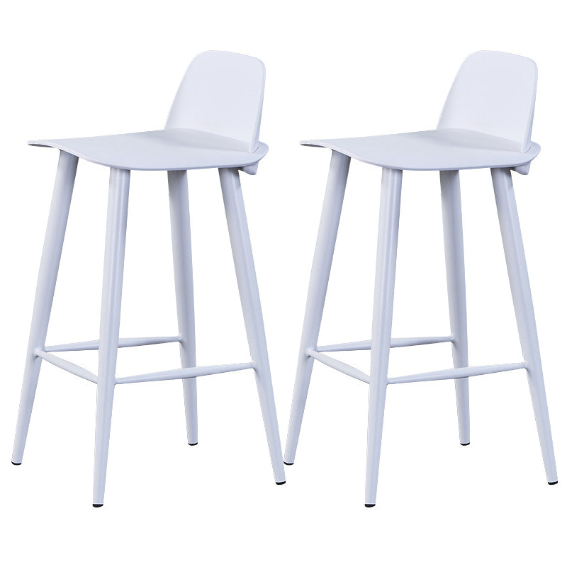 Contemporary Low Back Bar Stool Plastic Footrest Stool for Restaurant