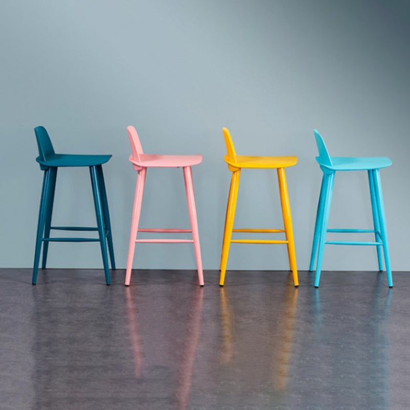 Contemporary Low Back Bar Stool Plastic Footrest Stool for Restaurant