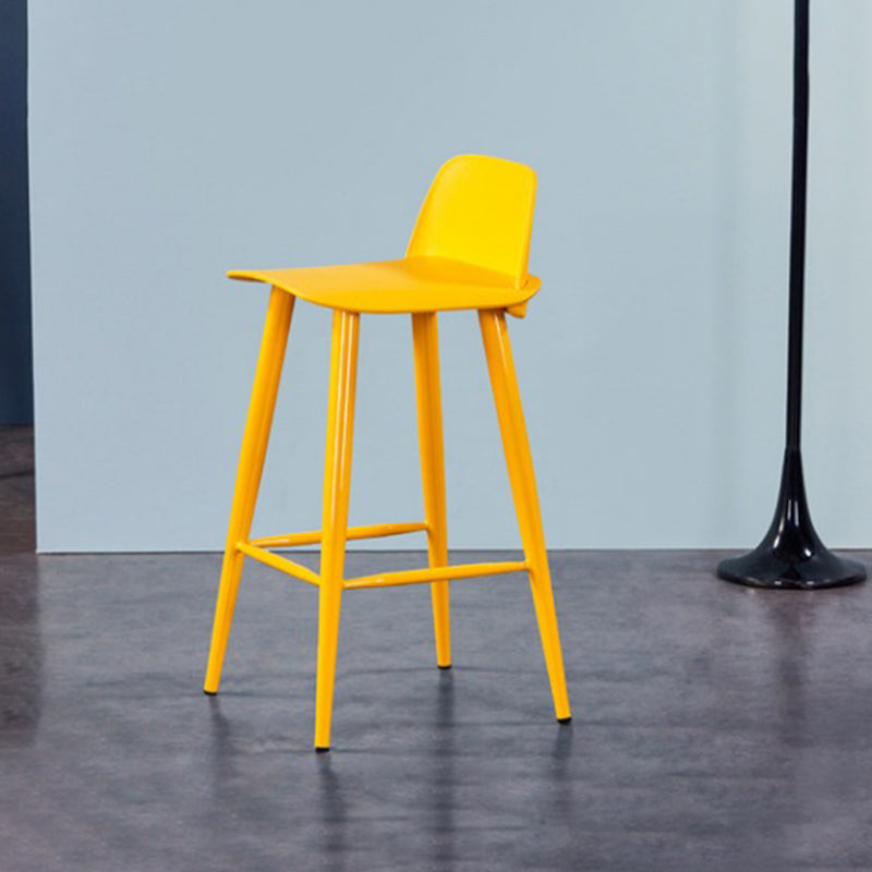 Contemporary Low Back Bar Stool Plastic Footrest Stool for Restaurant
