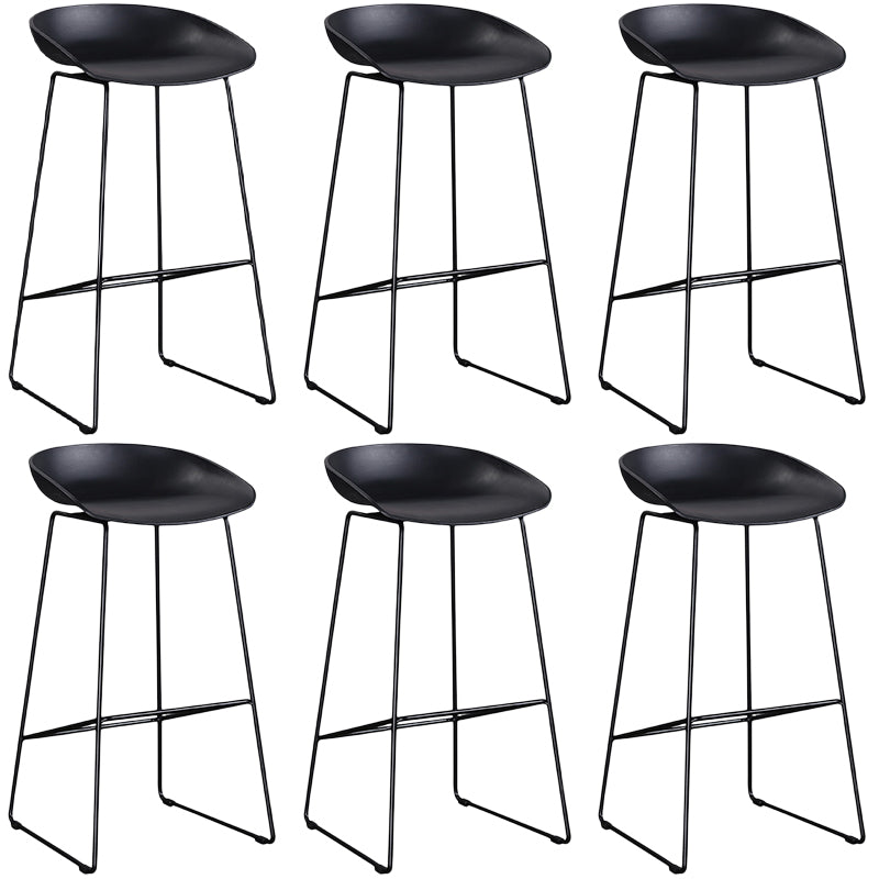 Industrial Low Back Bar Stool Metal Bar Stools in Black for Home Use