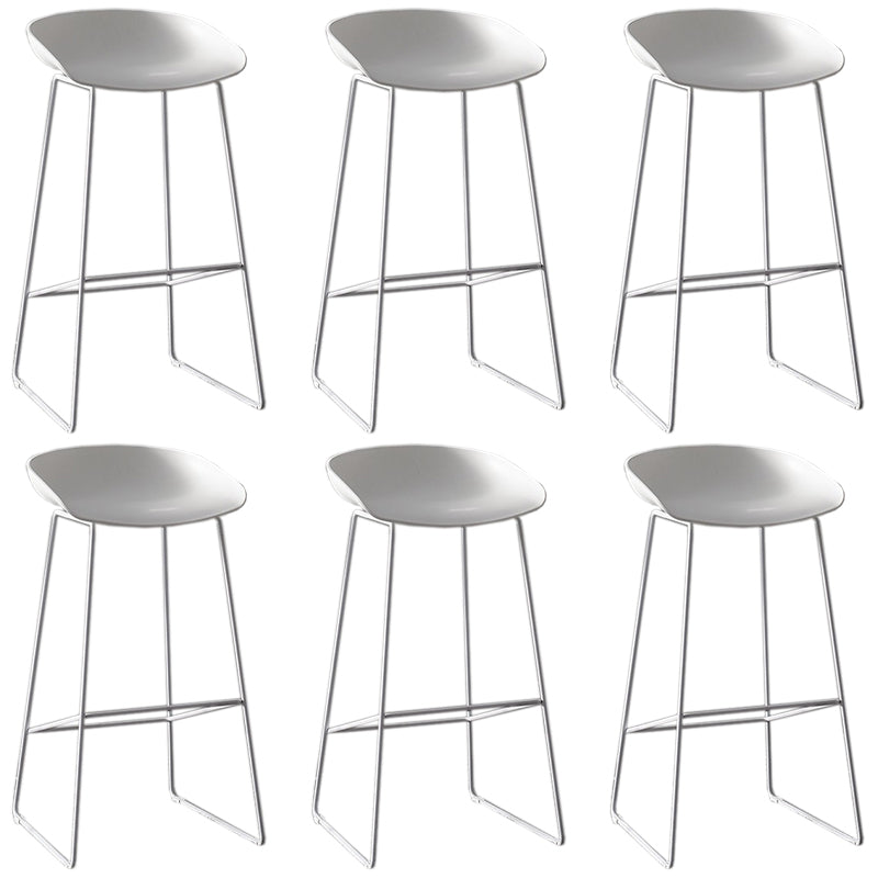 Industrial Low Back Bar Stool Metal Bar Stools in Black for Home Use